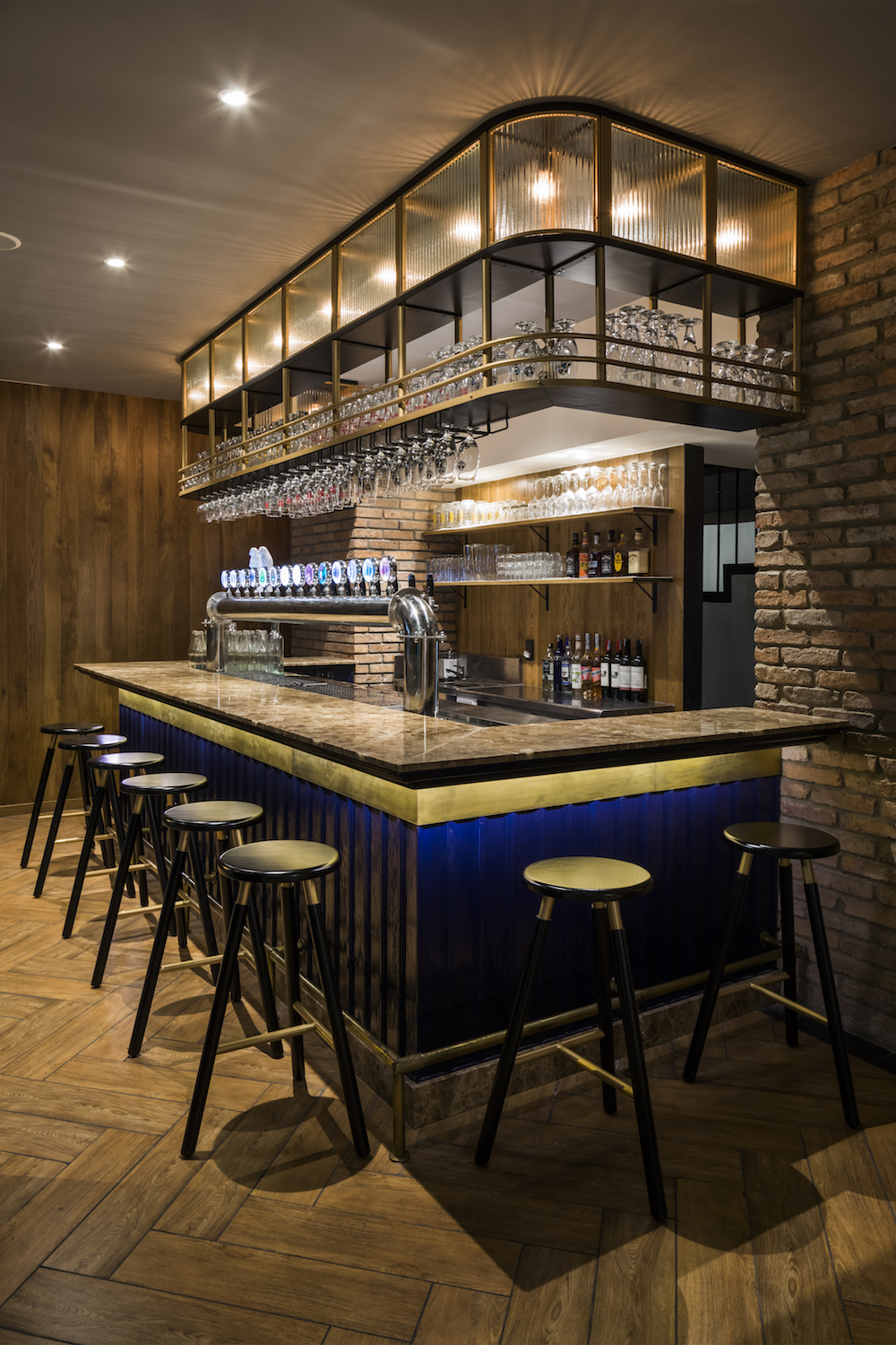 DESIGN CREATIVE ASSOCIATES DESIGN CREATIVE ASSOCIATES